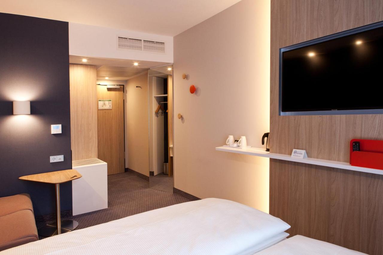 Holiday Inn Express & Suites - Basel - Allschwil By Ihg Exterior foto