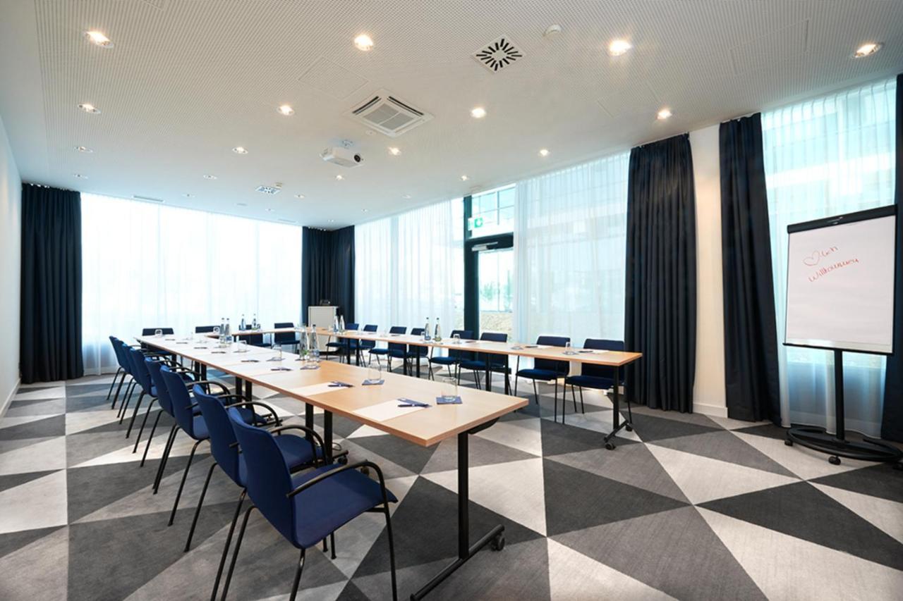 Holiday Inn Express & Suites - Basel - Allschwil By Ihg Exterior foto